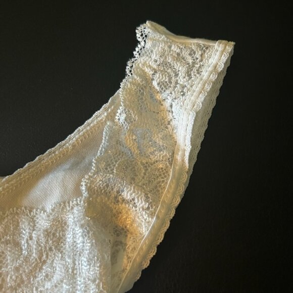 NWOT Cuddl Duds Super Soft Softech Square Neck White Camisole With Lace Trim - Picture 12 of 12